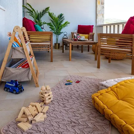 فيلة H-resort