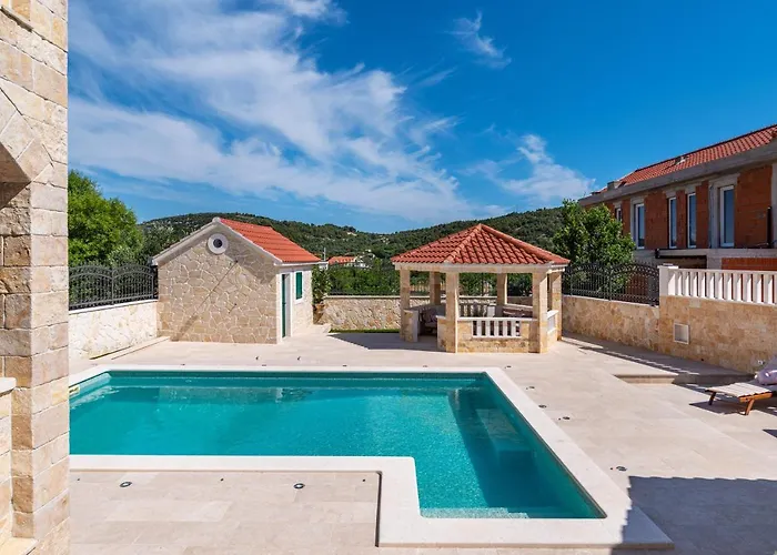 H-resort فيلة Vrsine