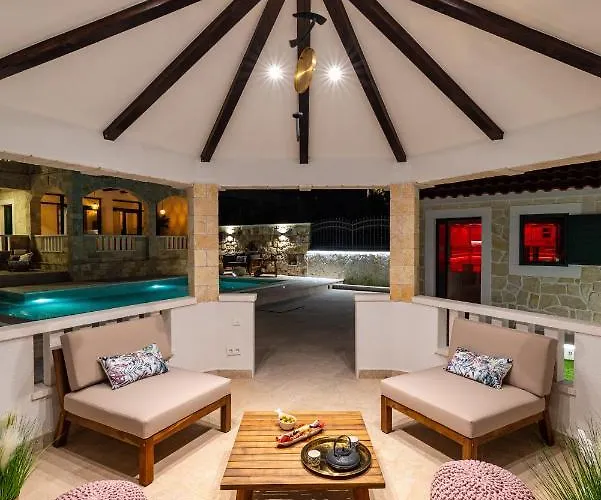 فيلة H-resort