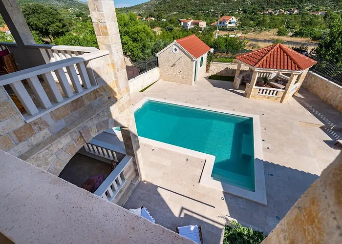 فيلة H-resort Vrsine