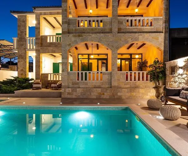 فيلة H-resort
