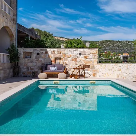 Vila H-resort *