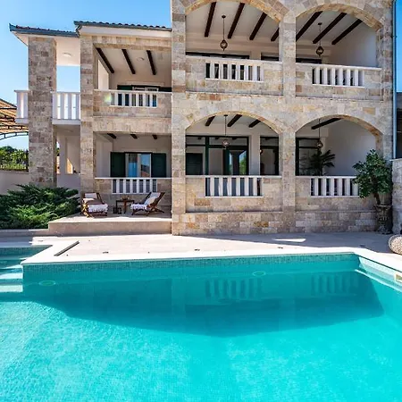 Vila H-resort