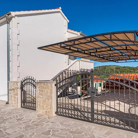 Vila H-resort